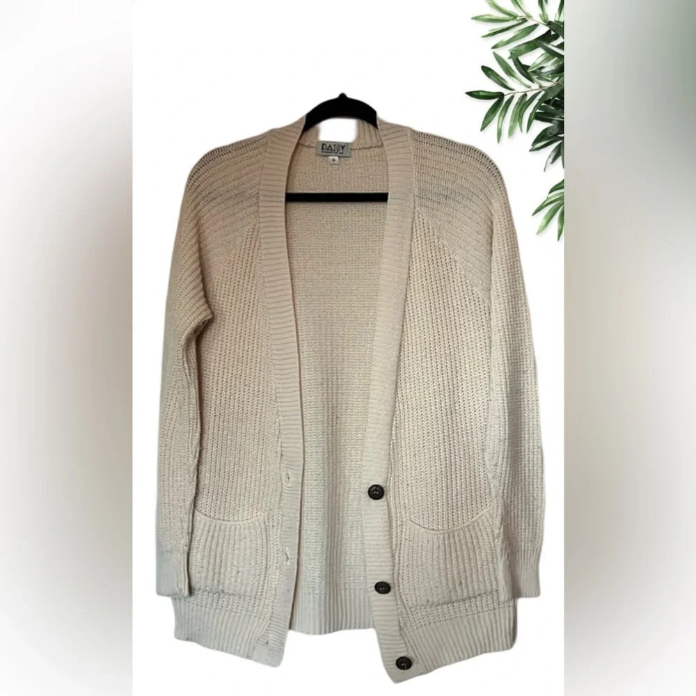 Cream Daisy Cardigan - Women’s Size S